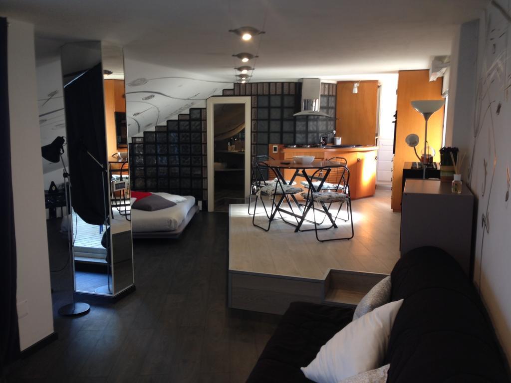 Jazz Style Apartment Rom