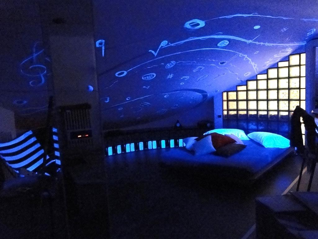 Jazz Style Apartment Rom